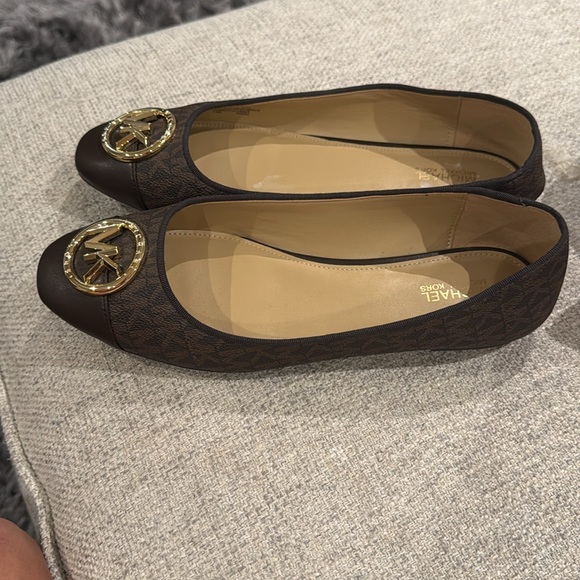 Michael Kors Brown Ballet Flats; like new size 7.5 - Picture 2 of 5
